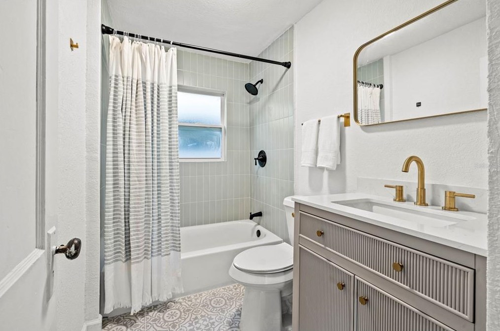4289 57th Ave, Saint Petersburg FL  33714-1127 exterior