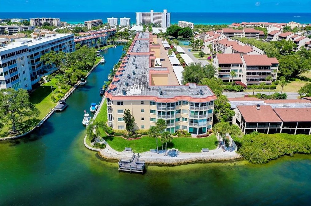 1350 N Portofino Dr #207, Sarasota, FL 34242