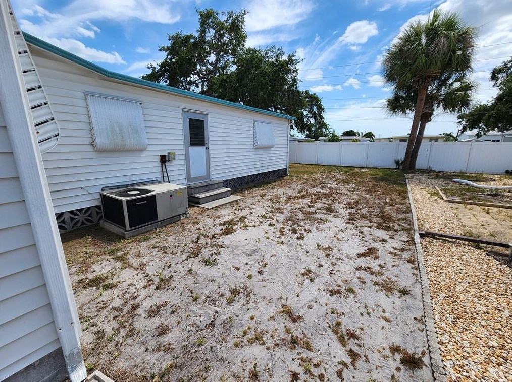 4913 4th St, Bradenton, FL 34207-2612