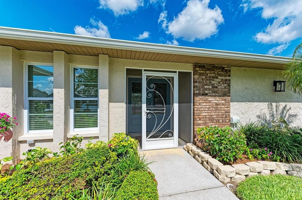 1593 Bay Hill Cir, Sarasota, FL 34232-5901