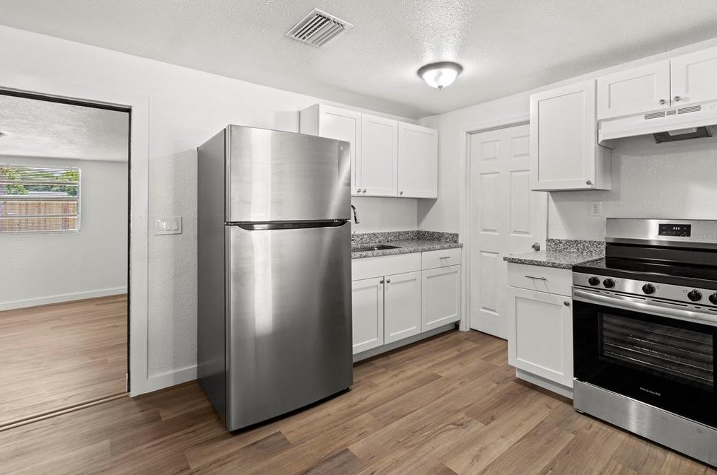 408 59 Ave Dr, Bradenton FL  34207-4221 exterior