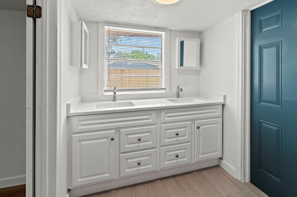 408 59 Ave Dr, Bradenton FL  34207-4221 exterior