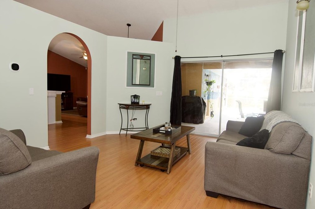 4930 72 St, Bradenton FL  34203-7946 exterior