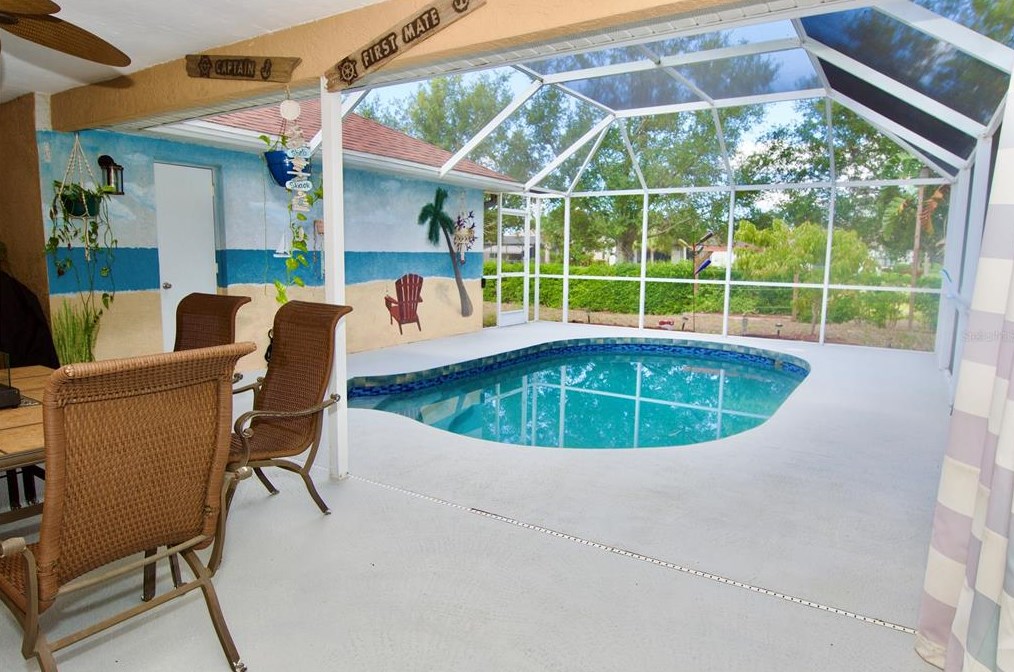 4930 72 St, Bradenton FL  34203-7946 exterior