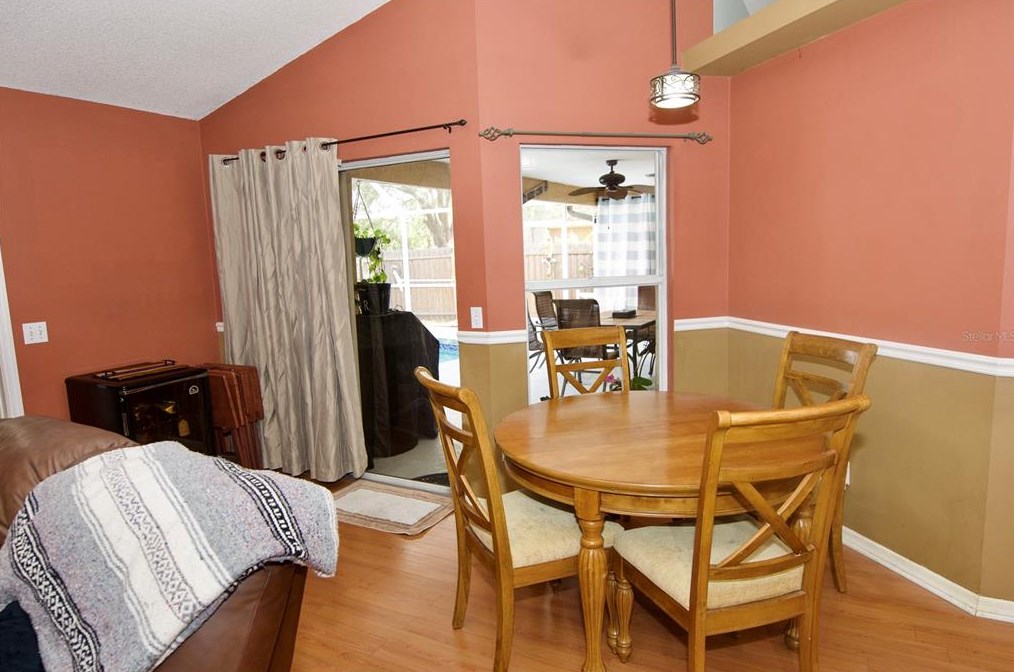 4930 72 St, Bradenton FL  34203-7946 exterior