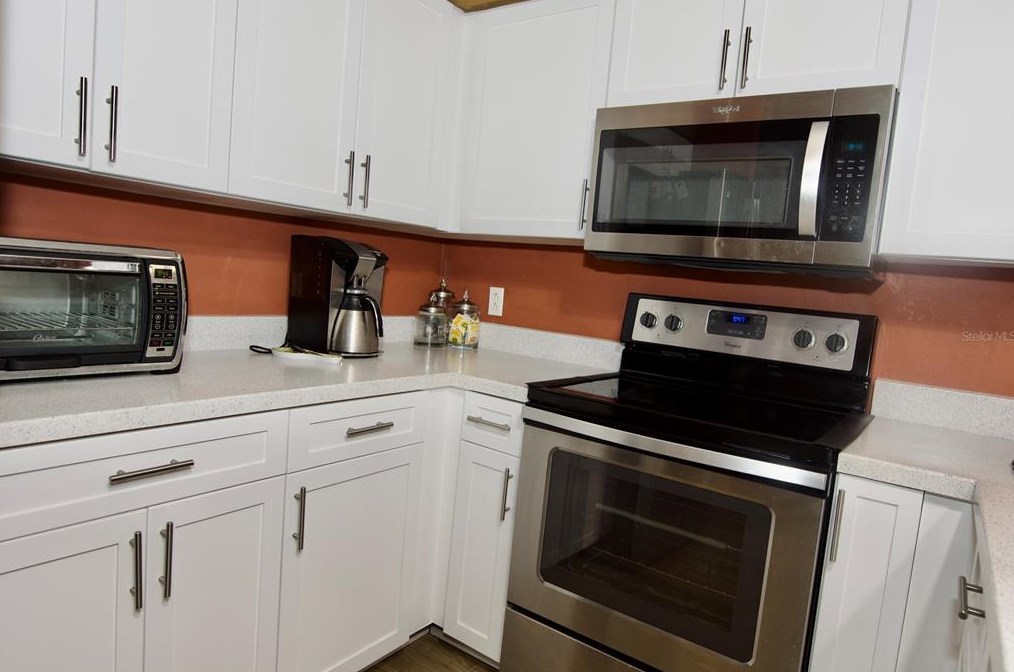 4930 72 St, Bradenton FL  34203-7946 exterior