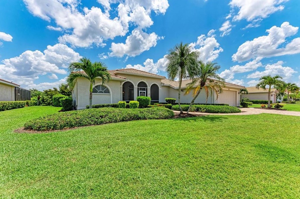 4541 Chase Oaks Dr, Sarasota, FL 34241-9182