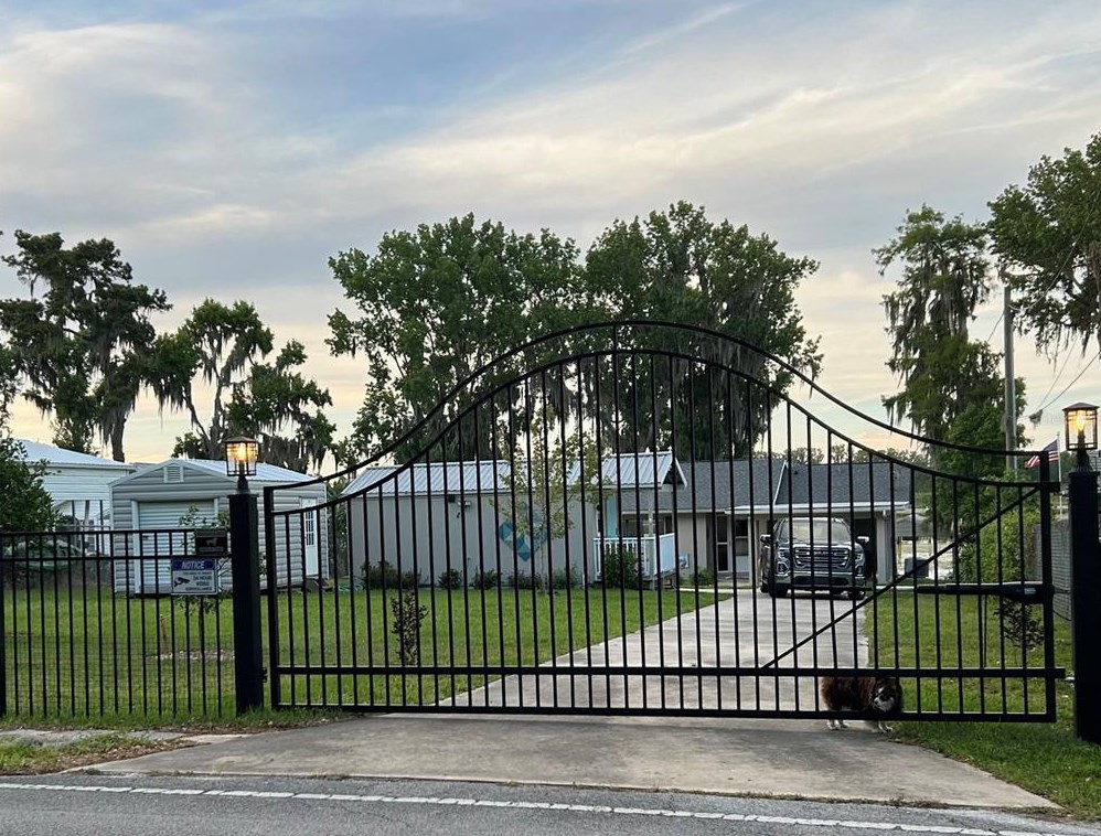 7605 W Riverbend Rd, Dunnellon, FL 34433