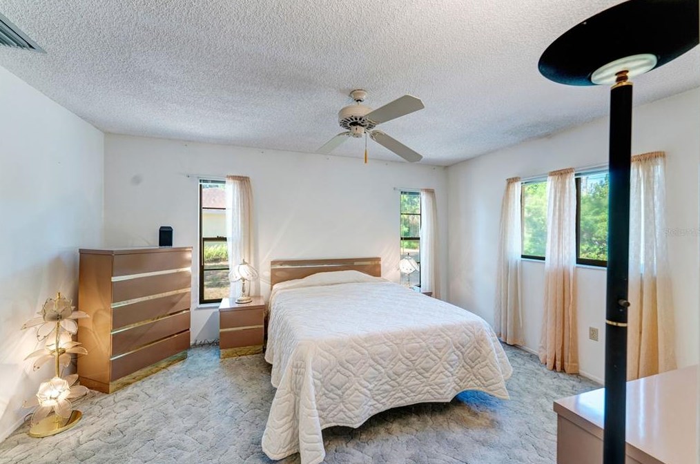 2475 Feiffer Cir, Sarasota FL  34235-6809 exterior