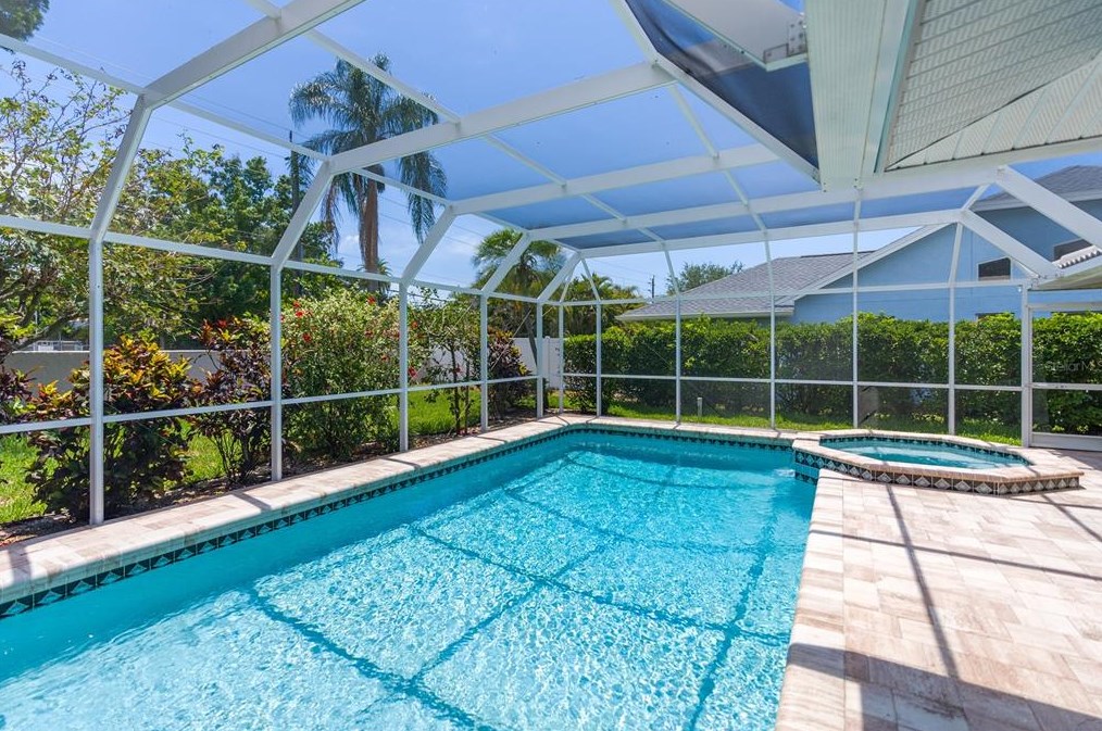 4759 Meadowview Cir, Sarasota, FL 34233-1972