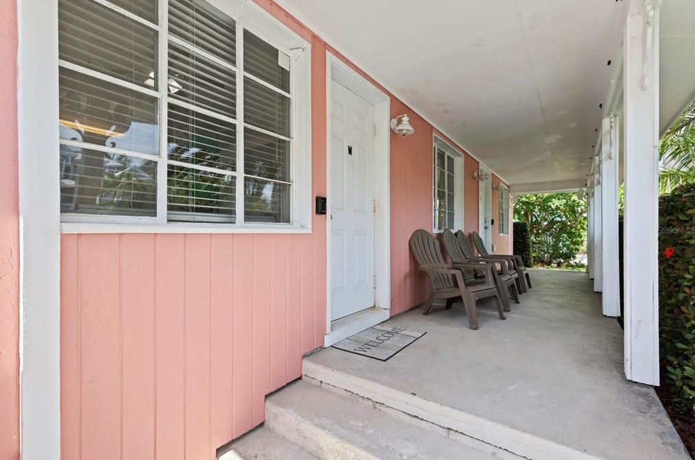 208 54th St, Holmes Beach, FL 34217