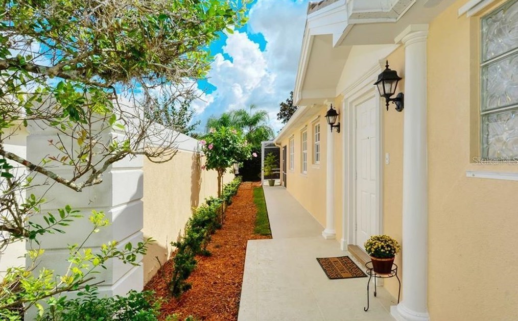 7521 Renato Ct, Sarasota, FL 34238-6233