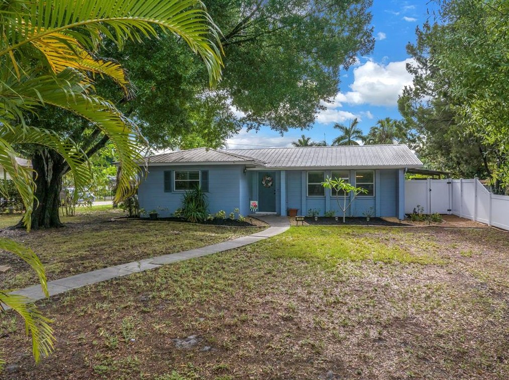 719 49th Street Ct, Bradenton, FL 34209-3808
