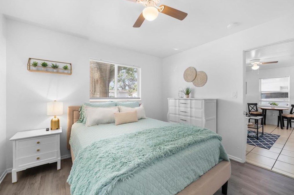 2043 Cass St, Sarasota FL  34231-7020 exterior