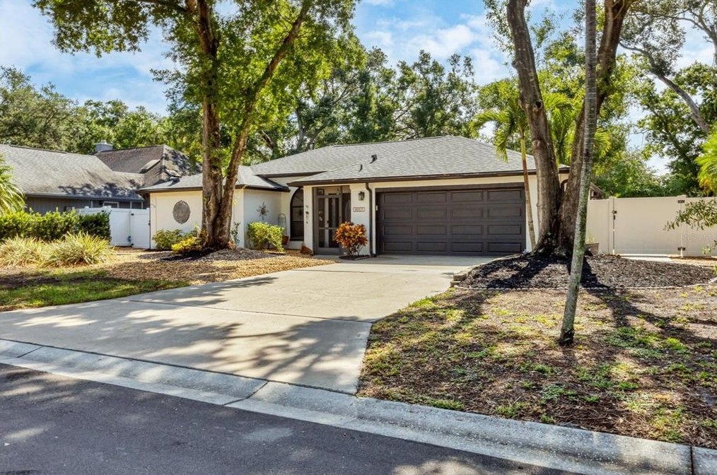 8317 Cypress Lake Dr, Sarasota, FL 34243-2959