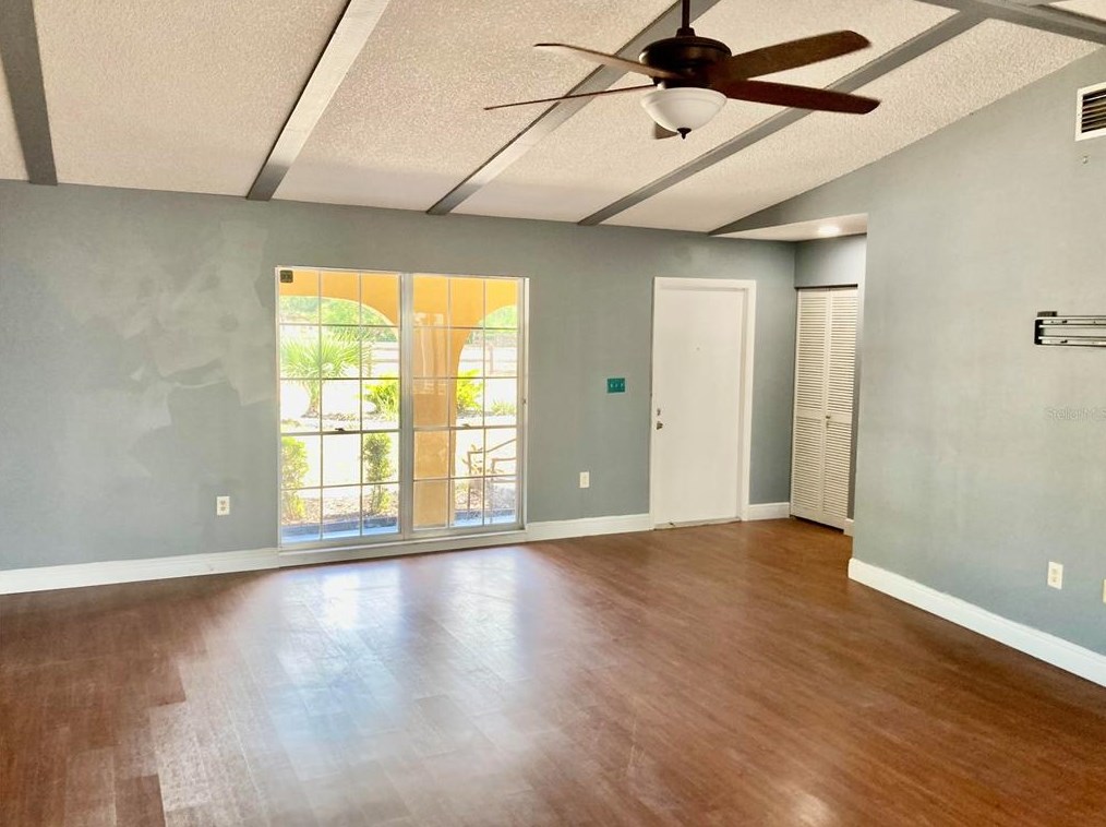 448 Mcarthur Ave, Sarasota, FL 34243-1607