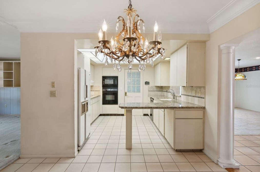 3300 Duncan Ave, Sarasota FL 34239-6605 exterior