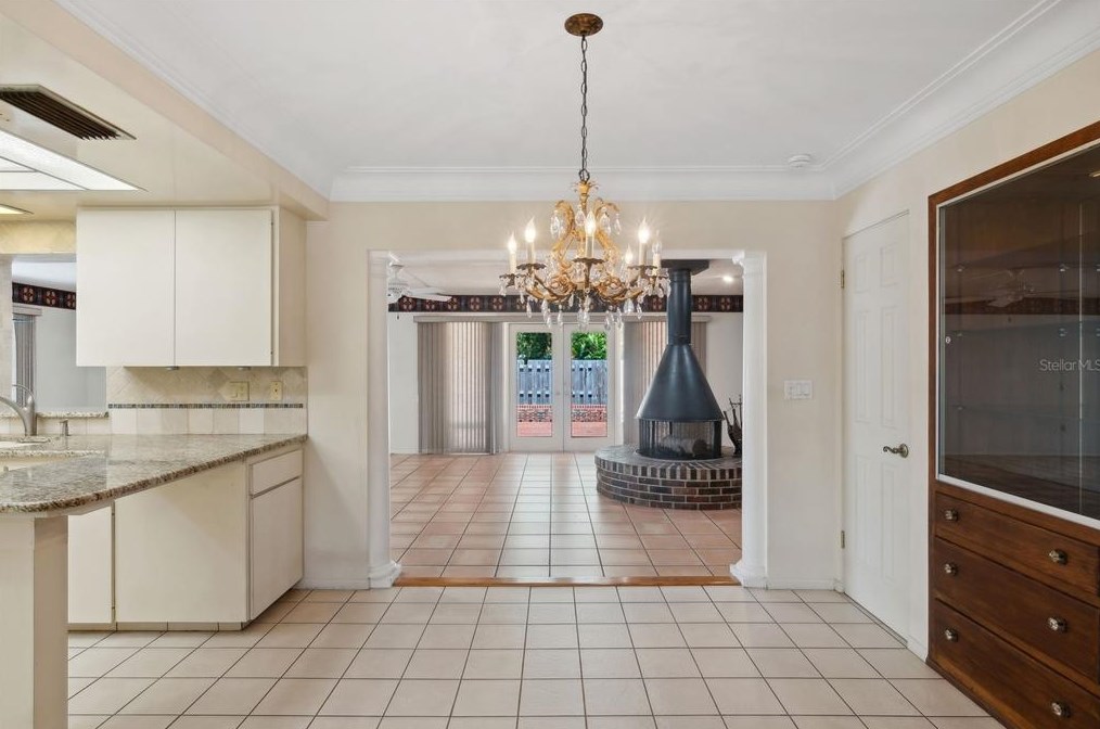 3300 Duncan Ave, Sarasota FL 34239-6605 exterior