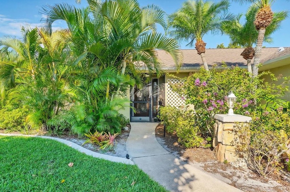 309 72nd St, Bradenton, FL 34209-2268