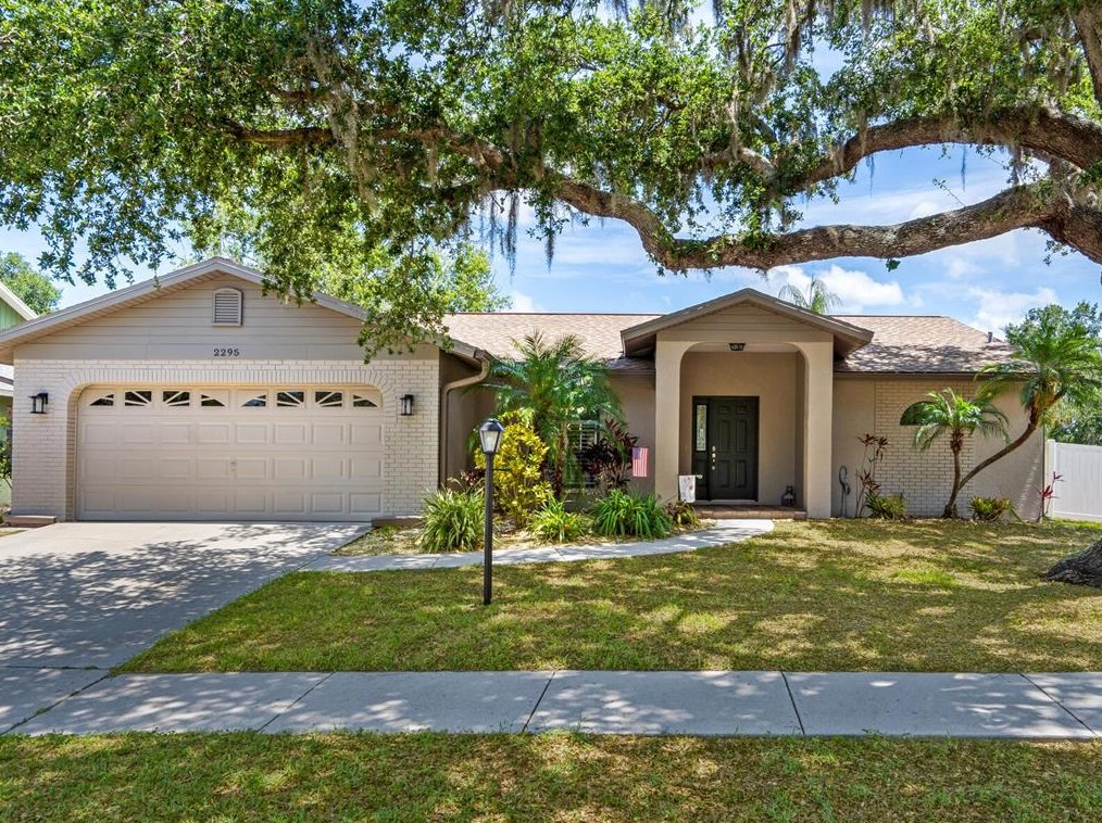 2295 Cork Oak St, Sarasota, FL 34232-6809