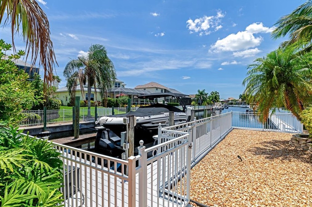 4782 Mainsail Dr, Bradenton FL  34208-9409 exterior