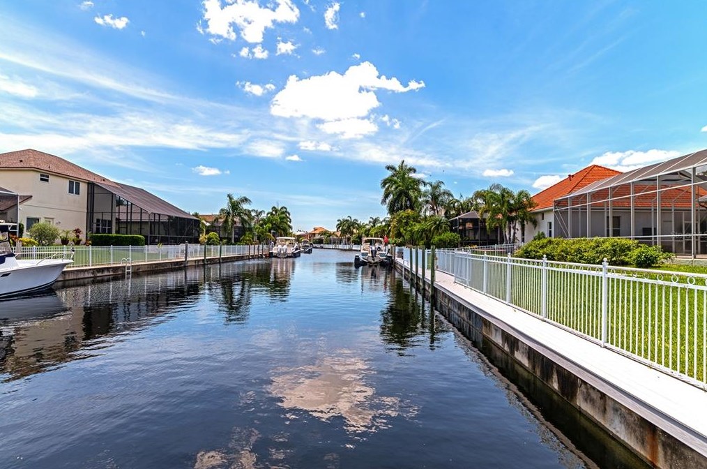 4782 Mainsail Dr, Bradenton FL  34208-9409 exterior