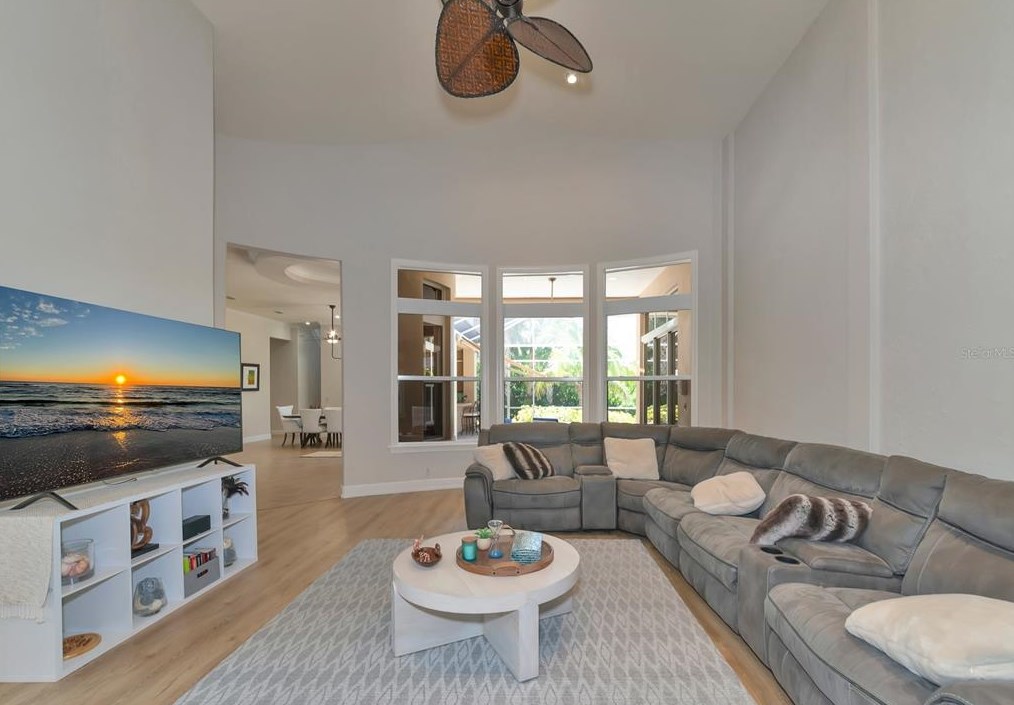 4782 Mainsail Dr, Bradenton FL  34208-9409 exterior