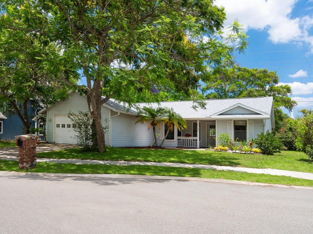 3133 57th Avenue Cir, Bradenton, FL 34203-5327