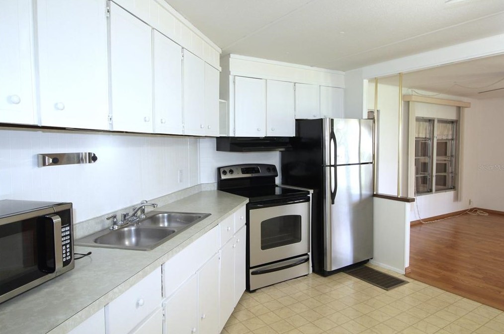 821 52nd Ave Circle Dr E, Bradenton, FL 34203
