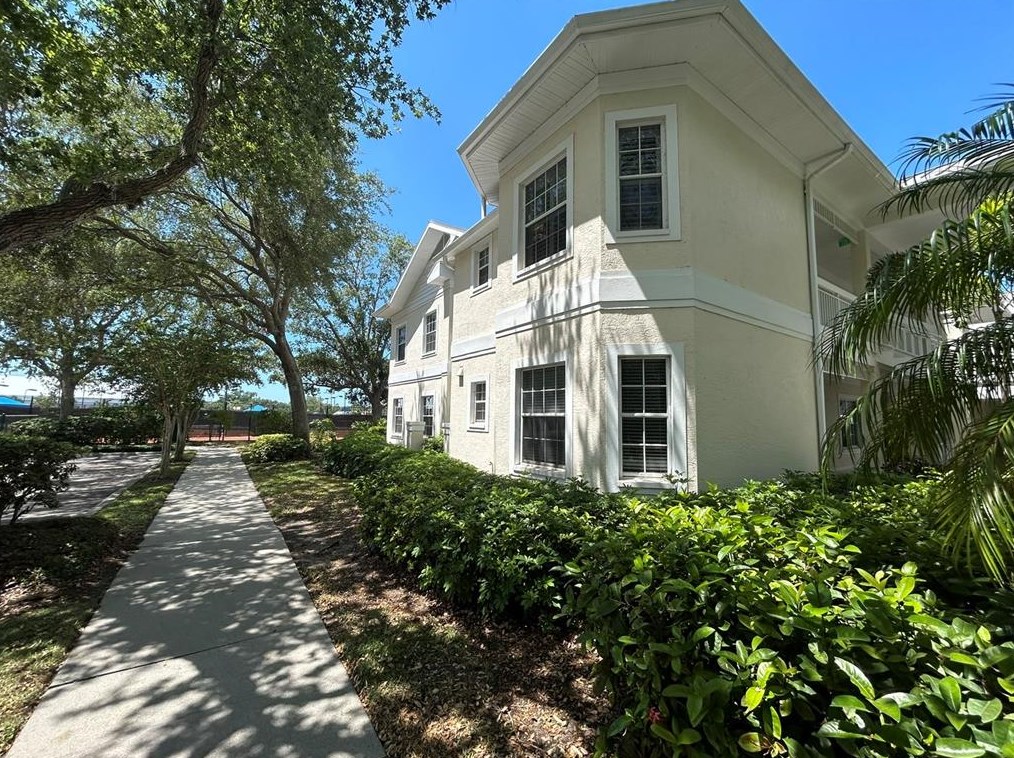 3702 54th Dr W #204, Bradenton, FL 34210
