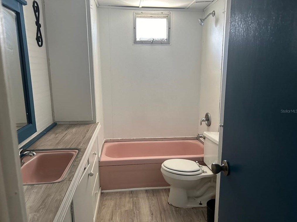 3933 Freedom Ave, Sarasota FL  34231-4505 exterior