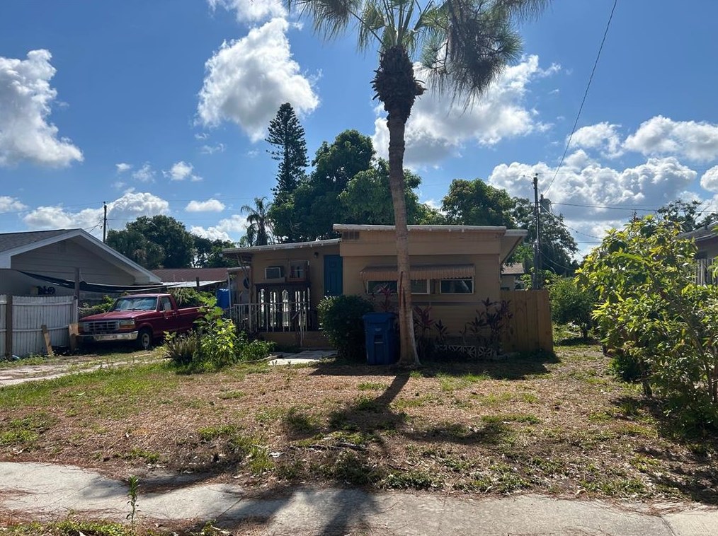 3933 Freedom Ave, Sarasota, FL 34231-4505