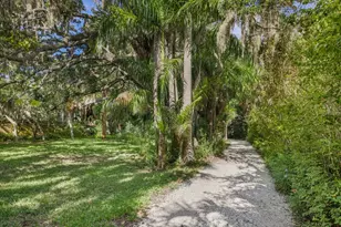 3301 Bay Shore Rd, Sarasota, FL 34234 - Photo 10