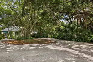 3301 Bay Shore Rd, Sarasota, FL 34234 - Photo 16