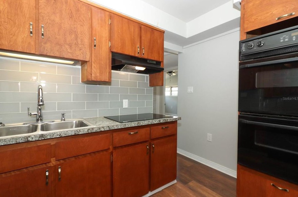 17 Washington Ave, Apopka FL  32703-7533 exterior