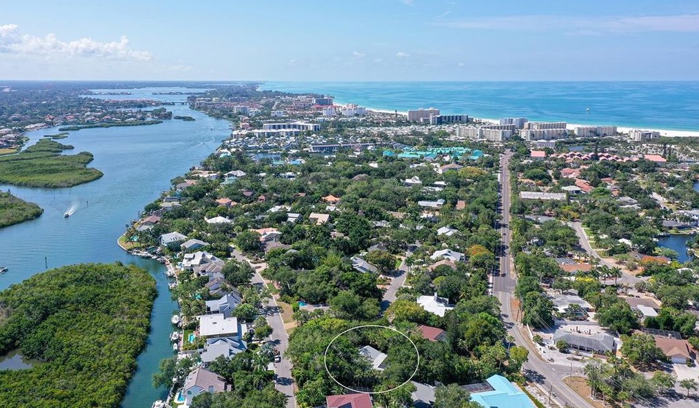 5309 Siesta Ct, Sarasota, FL 34242-1706