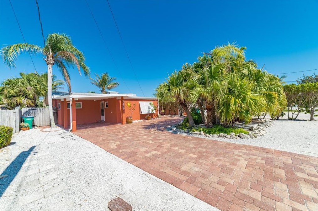 2109 Avenue B, Holmes Beach, FL 34217