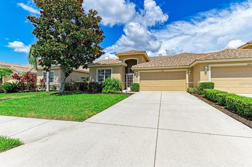 4397 Chase Oaks Dr, Sarasota, FL 34241-9198