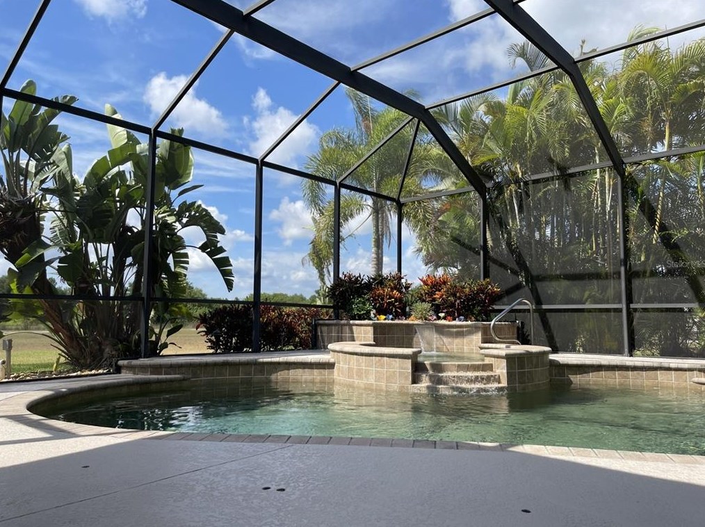 12709 Penguin Dr, Bradenton, FL 34212-2987