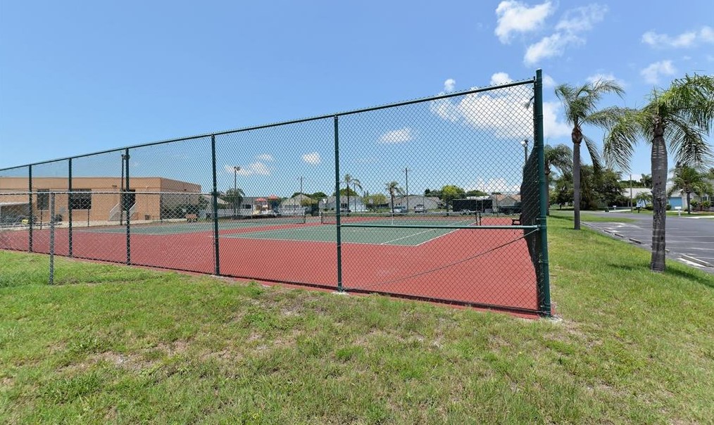 3947 37th Street Ct, Bradenton FL  34205-2303 exterior