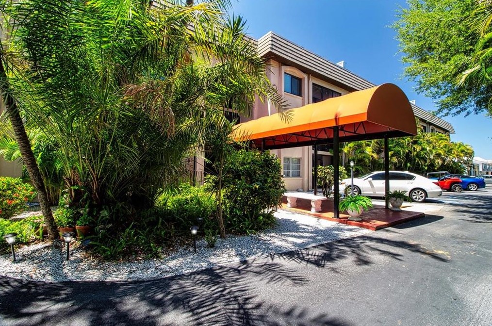 3700 S Osprey Ave #216, Sarasota, FL 34239