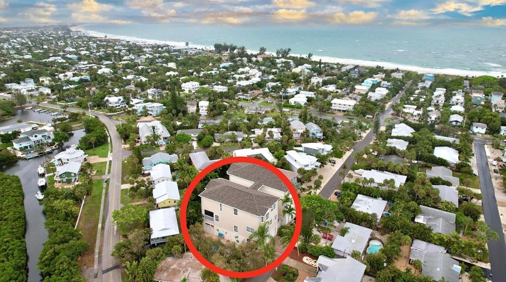 219 81st St, Holmes Beach, FL 34217