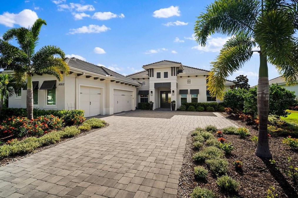 16913 Clearlake Ave, Bradenton, FL 34202