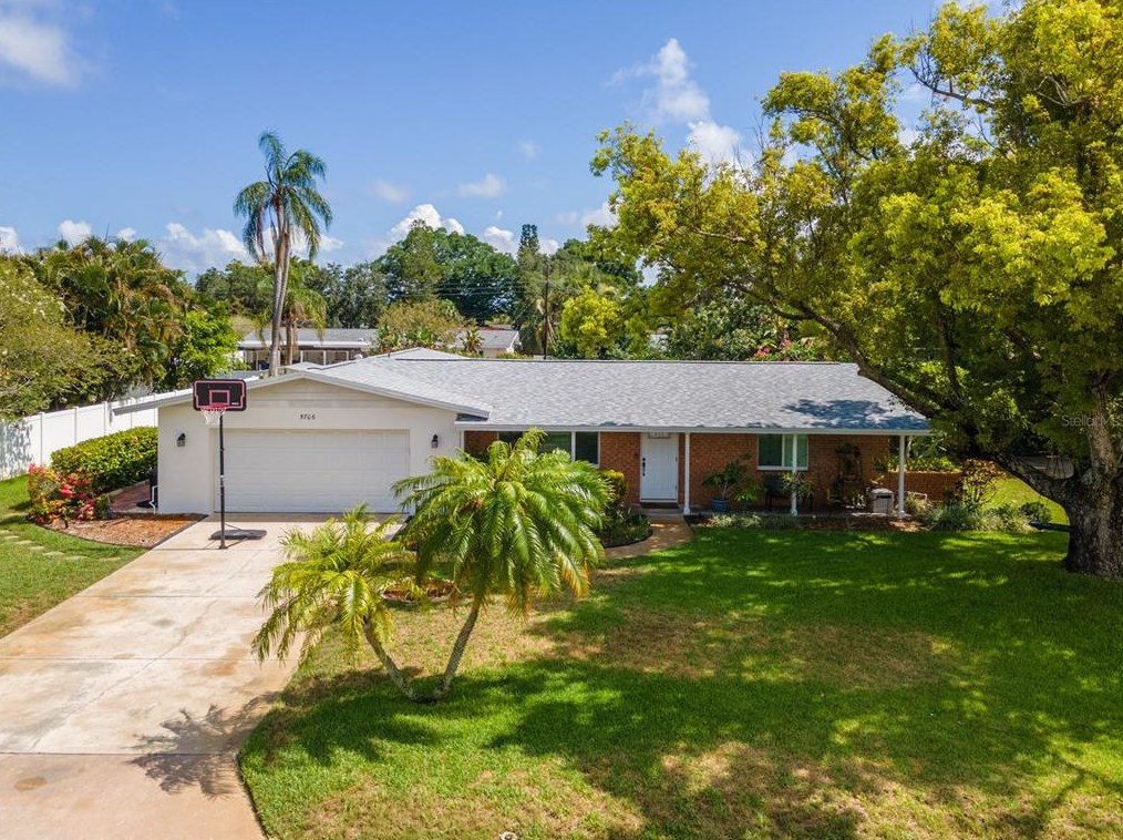 5706 9th Ave Dr W, Bradenton, FL 34209