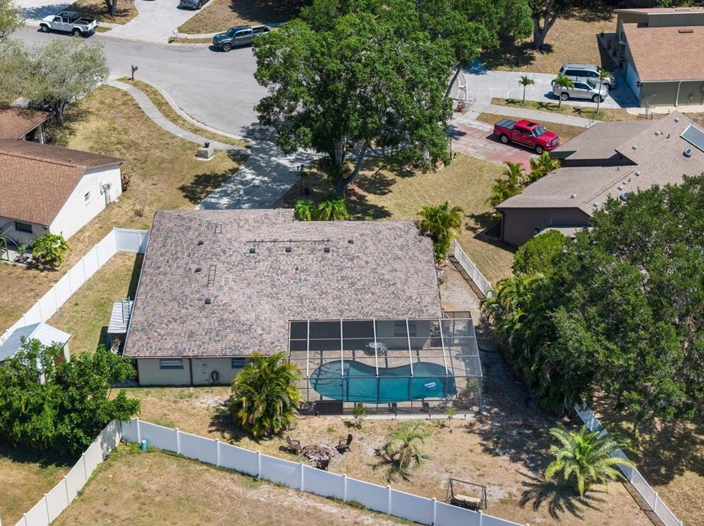 926 Plum Tree Ln, Sarasota FL  34243-1760 exterior