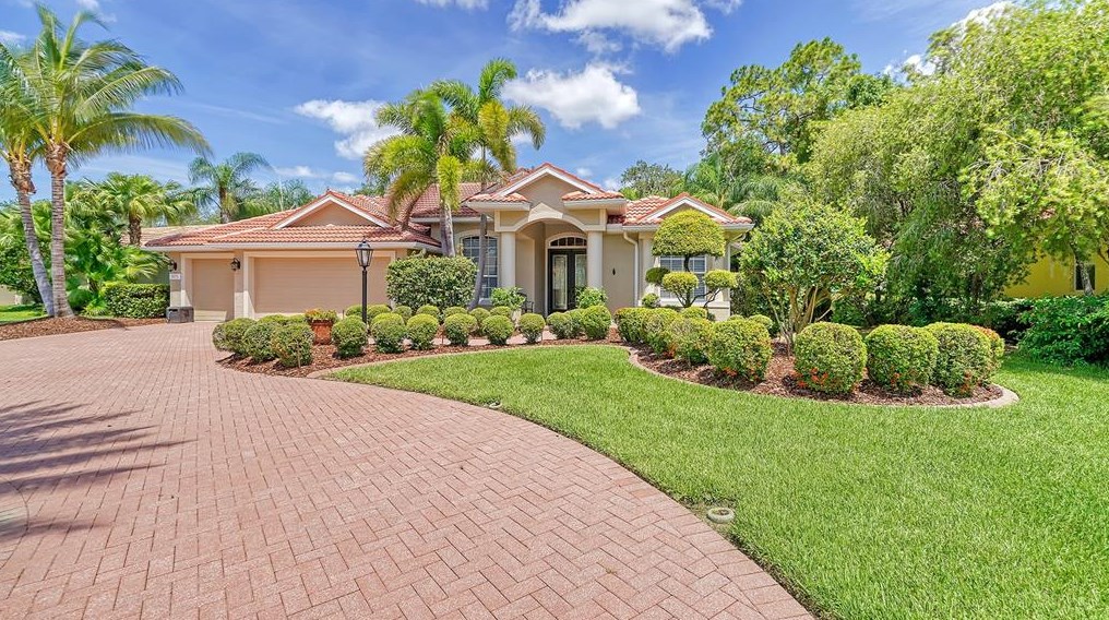 3876 Royal Hammock Blvd, Sarasota, FL 34240