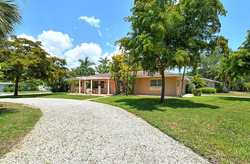 3225 Duncan Way, Sarasota, FL 34239