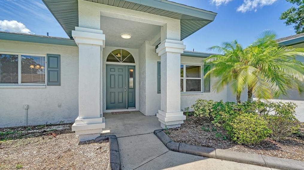 3912 57th Dr, Bradenton, FL 34203-5551