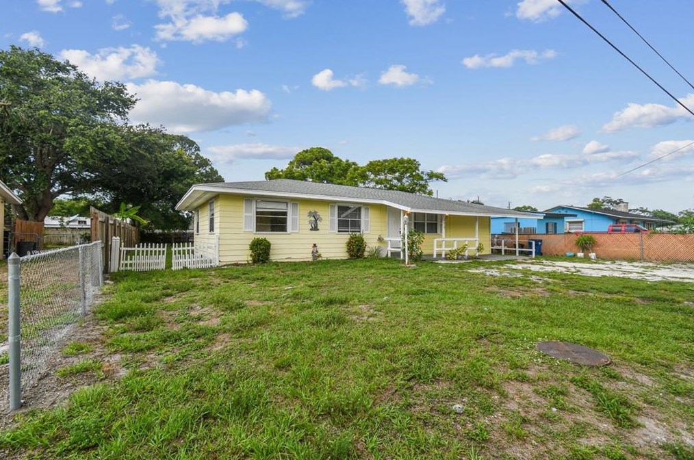 4610 20th St, Bradenton, FL 34207-1316