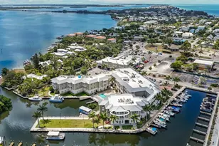 5325 Marina Dr, Bradenton Beach, FL 34217 - Photo 1